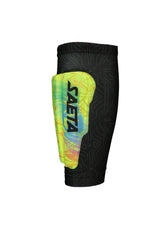 ESPINILLERA-ERGONÓMICA-PROFESIONAL-24-NEGRO-AMARILLO-DERECHA